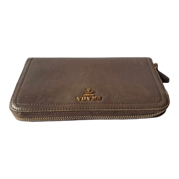 Authentic Prada Zippy Wallet - Picture 1 of 7